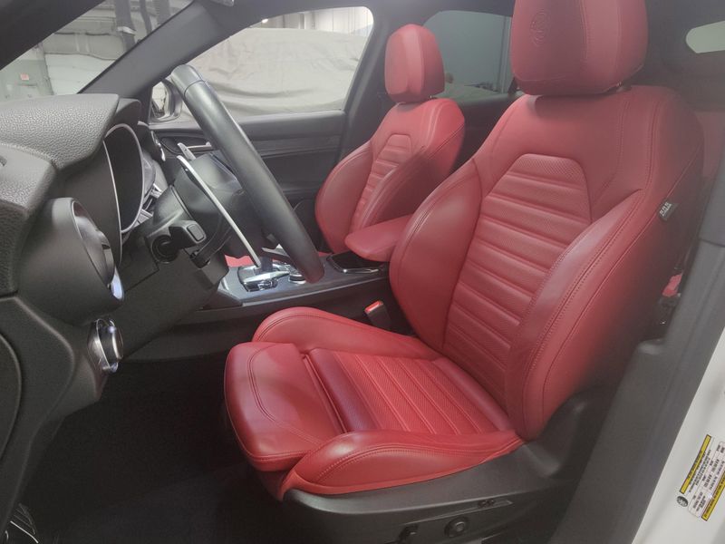 Used 2024 Alfa Romeo Stelvio Sprint AWD w/Sunroof/NavImage 16