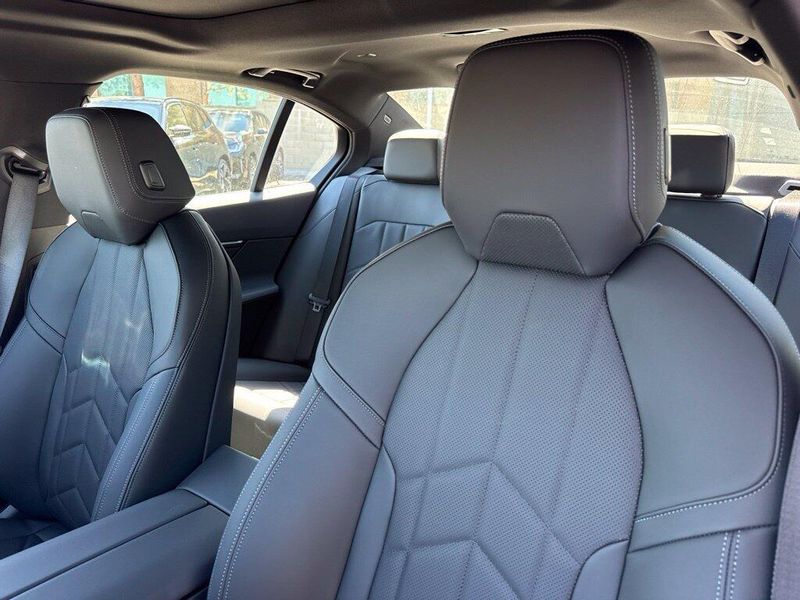 New 2027 BMW 5 Series 540i xDriveImage 18