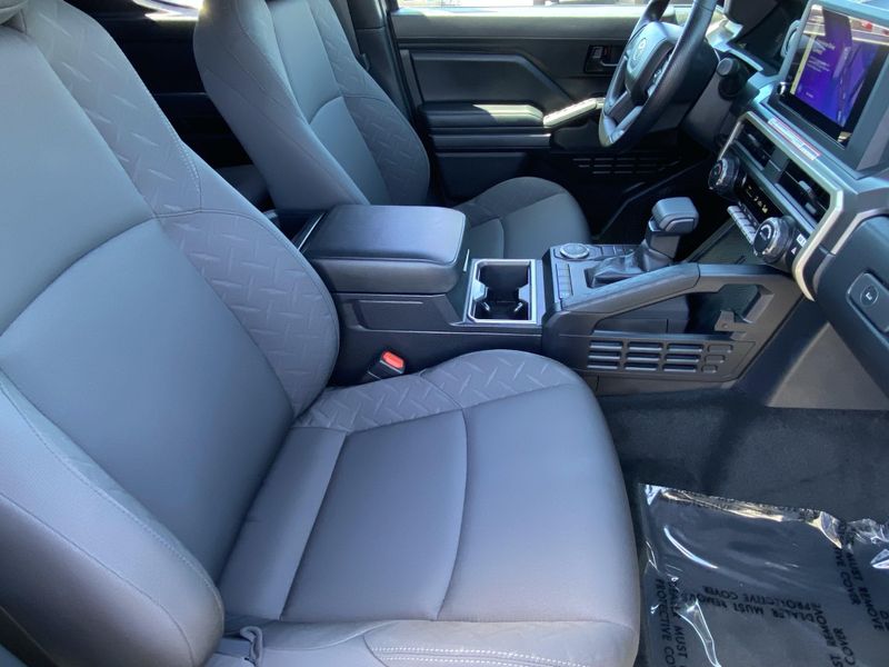 Used 2025 Toyota Tacoma SR5Image 10