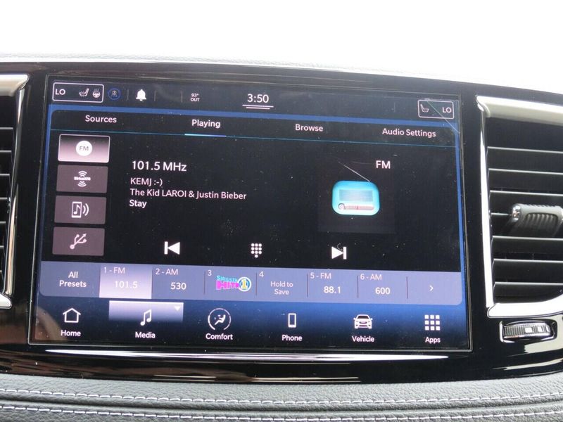 New 2021 Chrysler Pacifica Touring AWD 4dr Mini VanImage 16