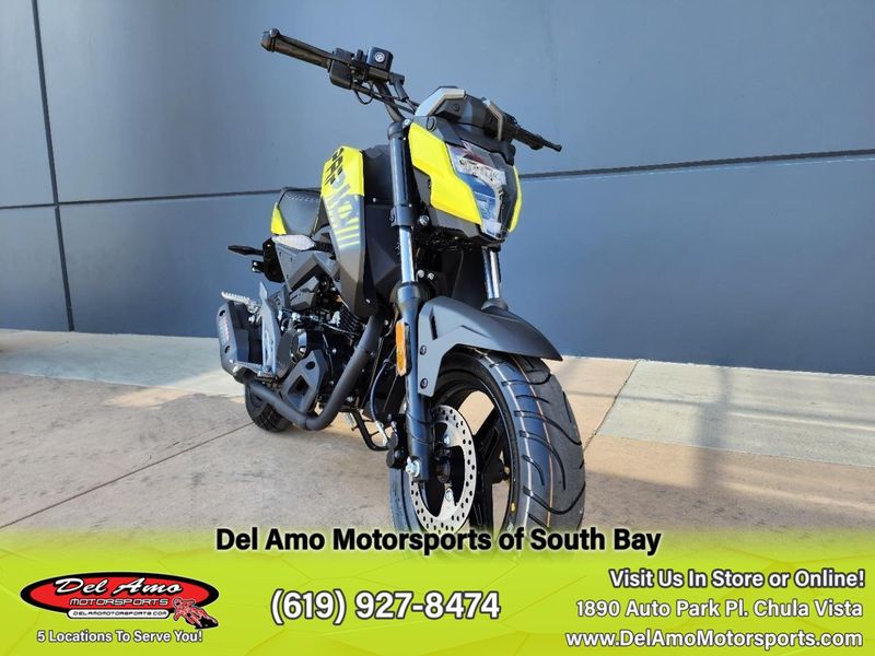 2023 CFMOTO CF125-3US  in a LEMON GREEN exterior color. Del Amo Motorsports of South Bay (619) 547-1937 delamomotorsports.com 