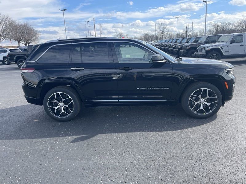 2023 Jeep Grand Cherokee Summit Reserve 4xeImage 4