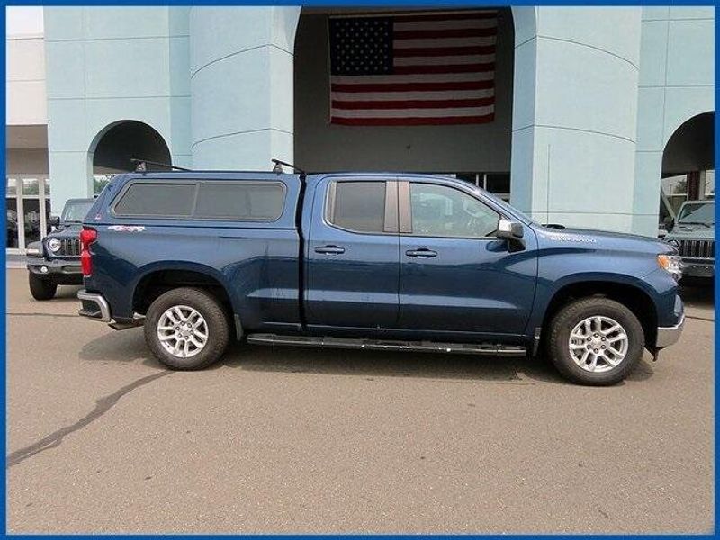 Used 2022 Chevrolet Silverado 1500 LTImage 2