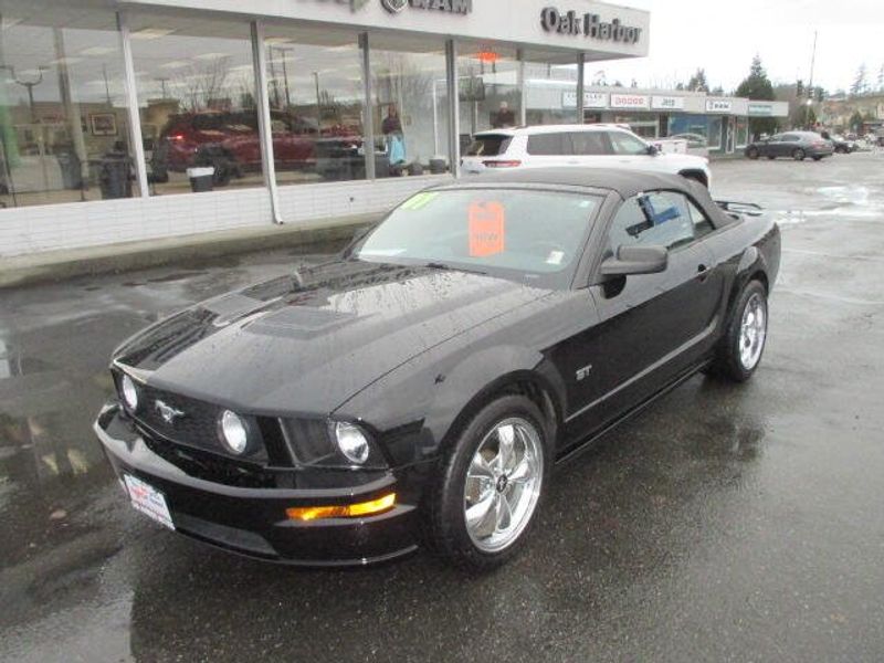 2007 Ford Mustang Image 2