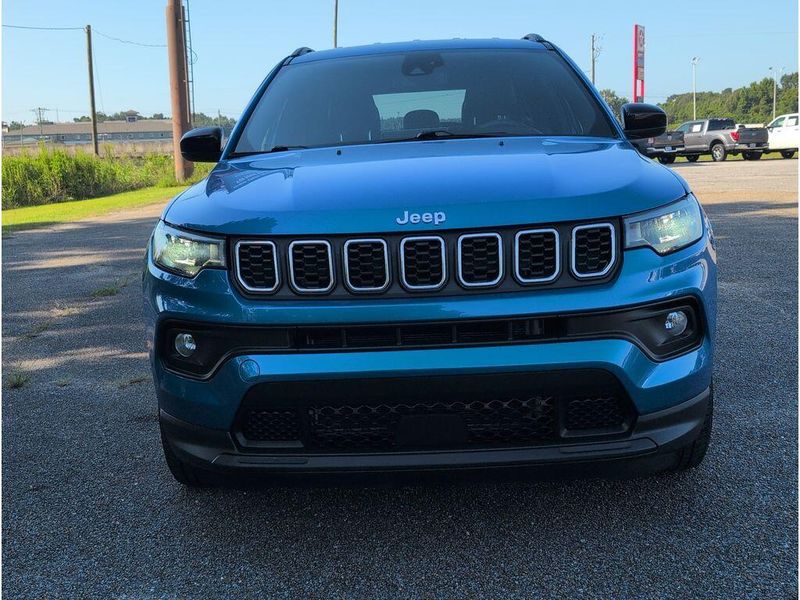 Used 2024 Jeep Compass LatitudeImage 8