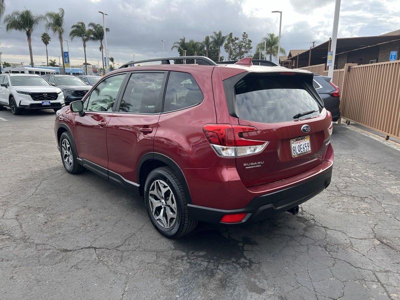 2019 Subaru Forester PremiumImage 3