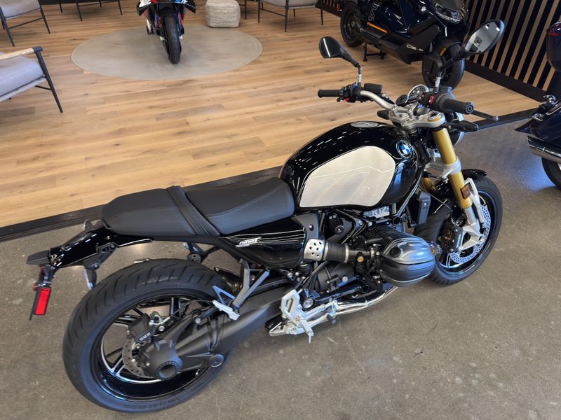 2024 BMW R 12 nineT - BLACK STORM METALLIC 