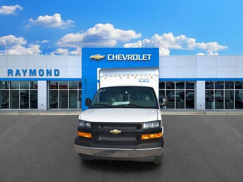 New 2026 Chevrolet Express 3500 Work VanImage 7