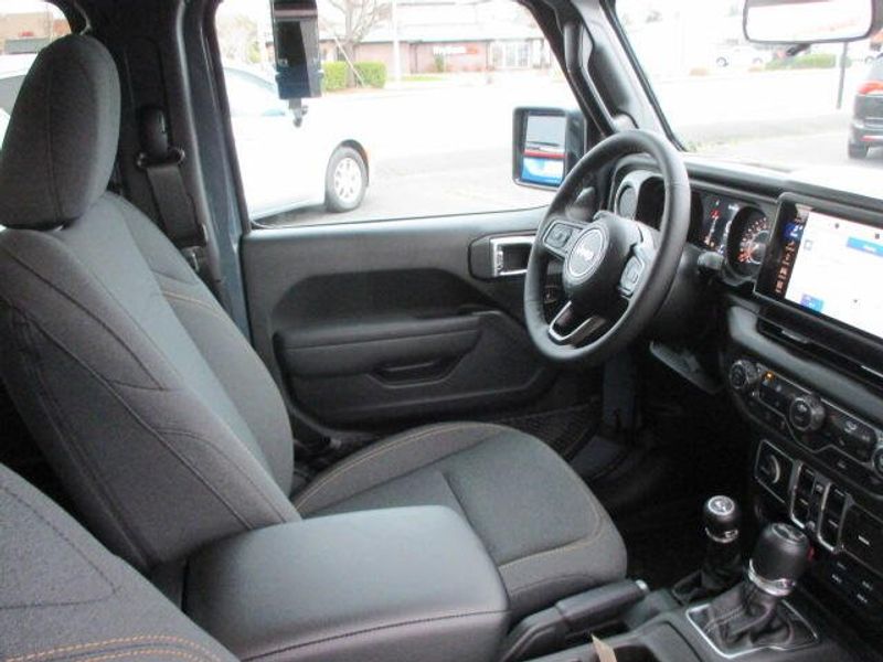 New 2026 Jeep Wrangler 4-door Sport SImage 25