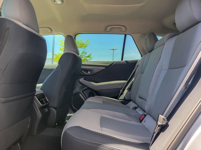 2025 Subaru Outback Premium photo 4