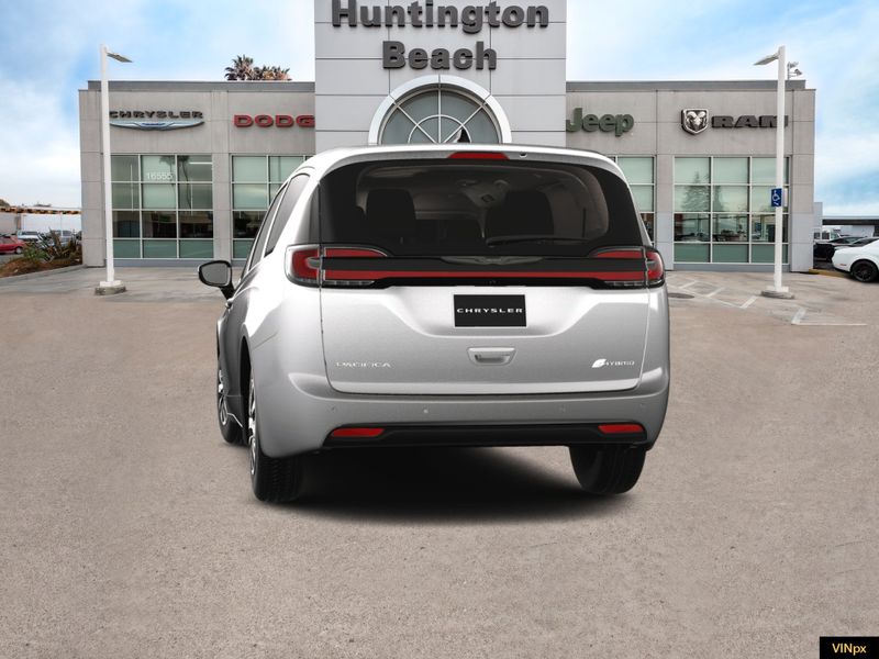 2024 Chrysler Pacifica Hybrid SelectImage 13