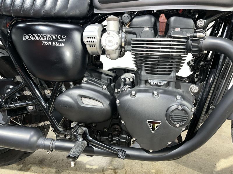 Used 2016 Triumph Bonneville T120 Black Base Image 19