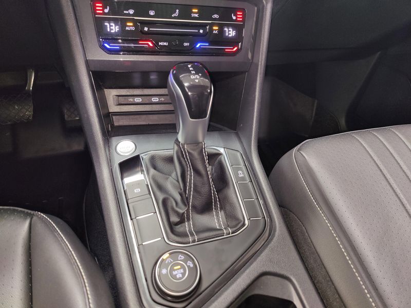 Used 2022 Volkswagen Tiguan SE AWD w/SunroofImage 17
