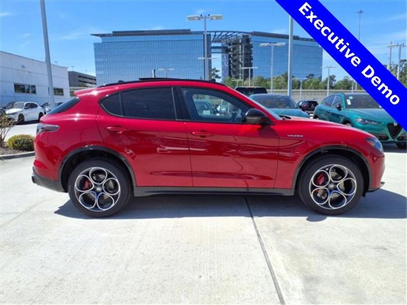 New 2025 Alfa Romeo Stelvio AwdImage 6