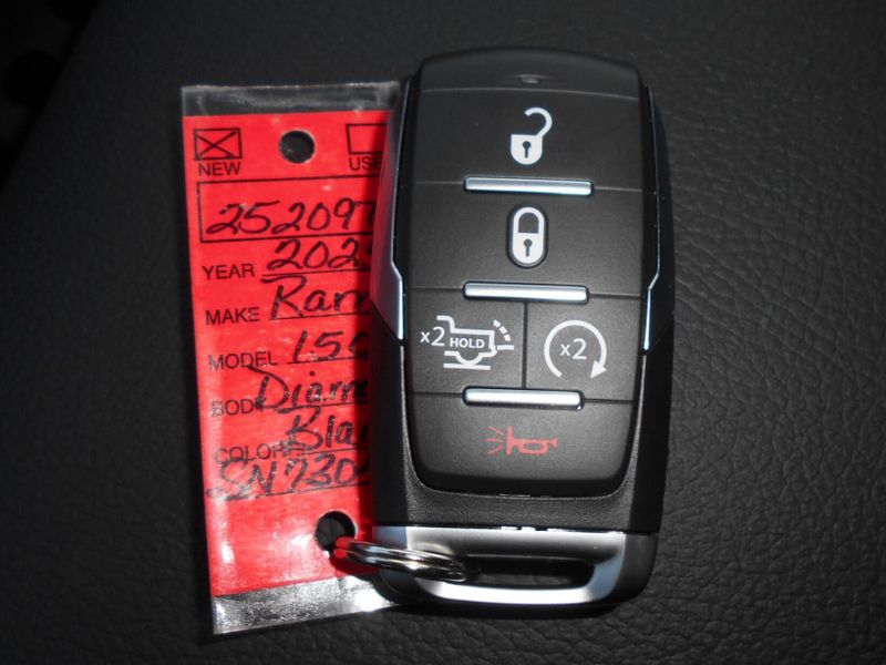 2025 RAM 1500 Big Horn Crew Cab 4x4 5