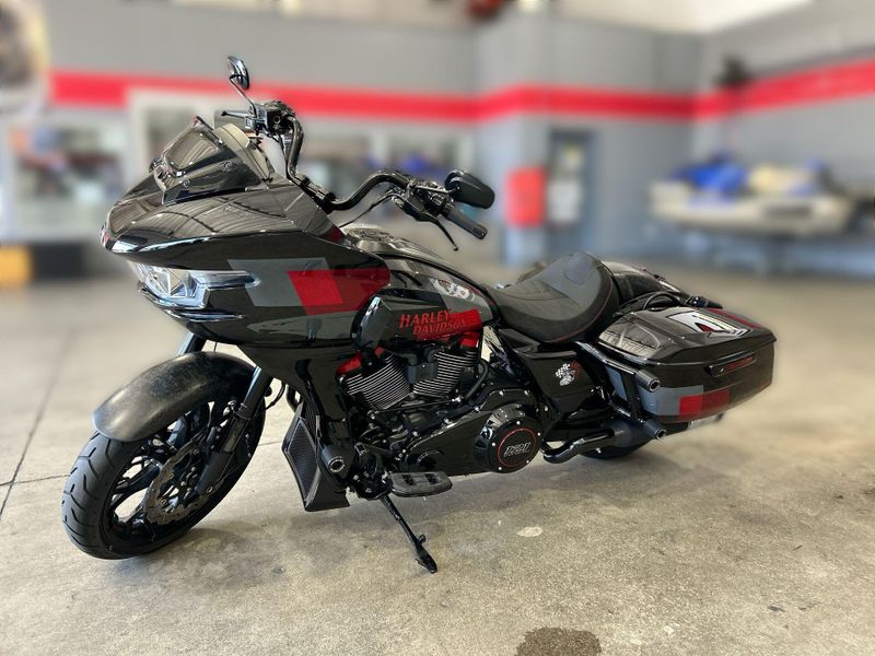 Used 2025 Harley-Davidson ROAD GILDE CVO ST Image 18