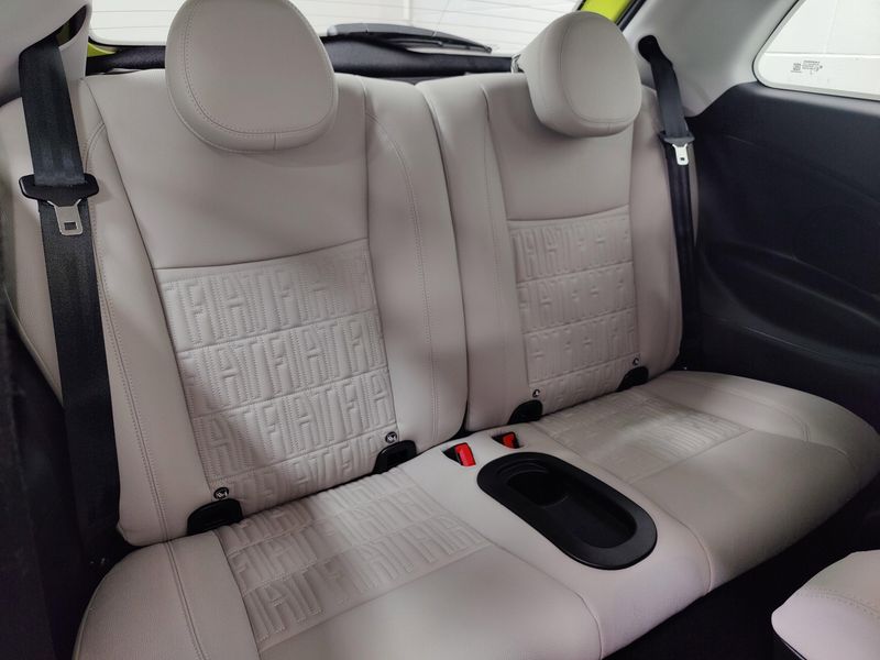 New 2025 Fiat 500e IconaImage 11