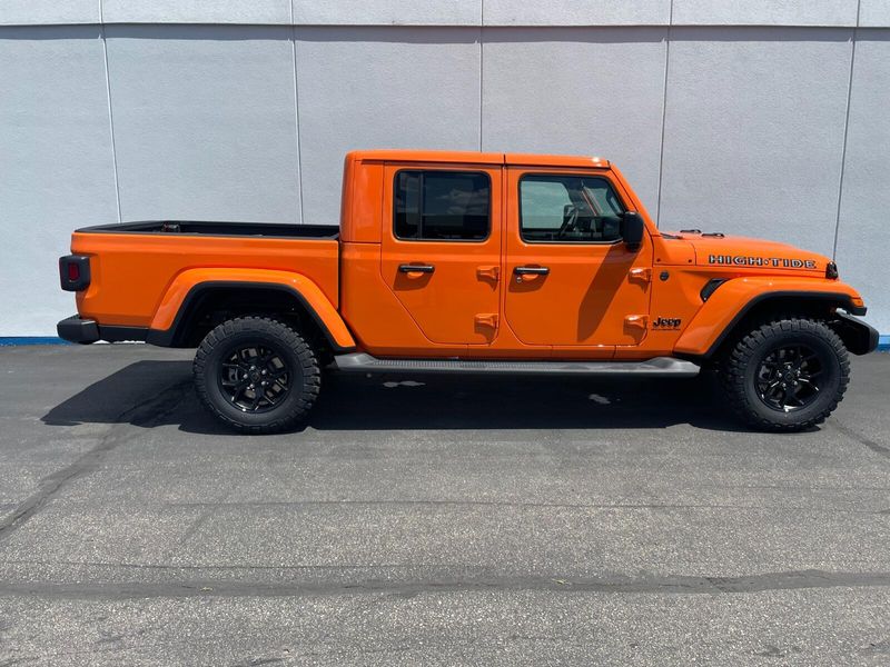 2025 Jeep Gladiator Sport photo 4