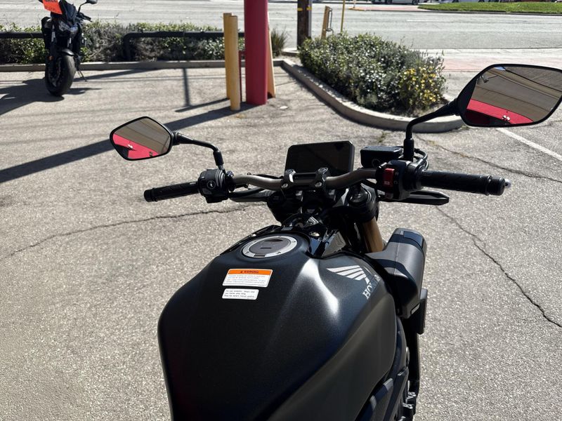 New 2026 Honda CB650R E-CLUTCH Image 11