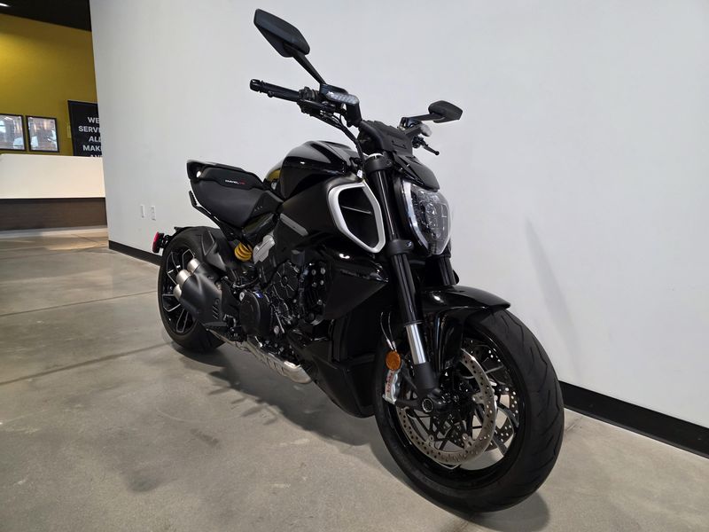 2025 Ducati Diavel V4
