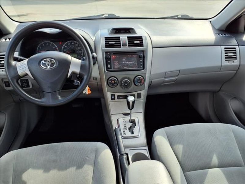 2013 Toyota Corolla LEImage 16