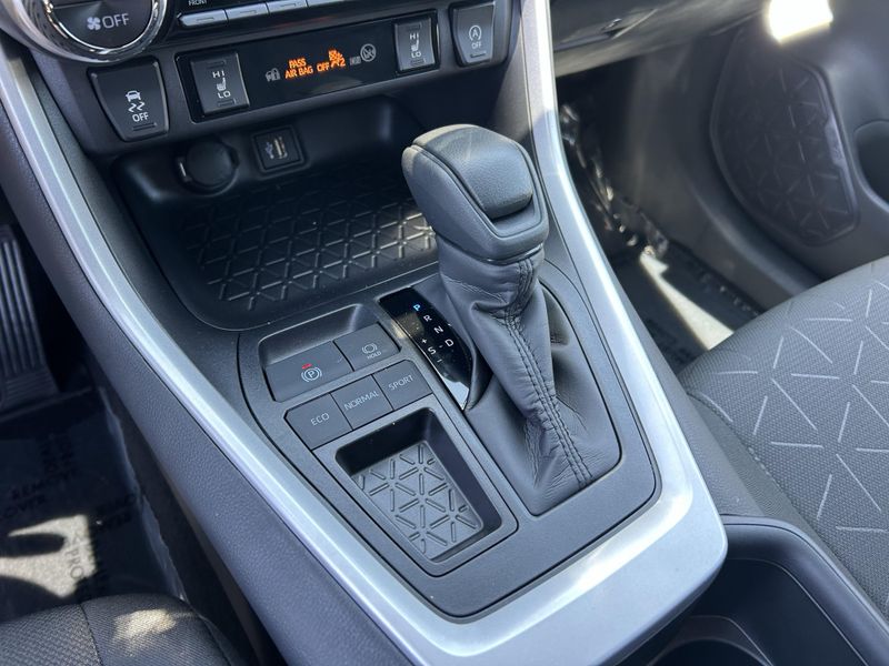 New 2025 Toyota RAV4 XLEImage 18