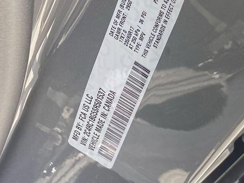 New 2025 Chrysler Pacifica SelectImage 21