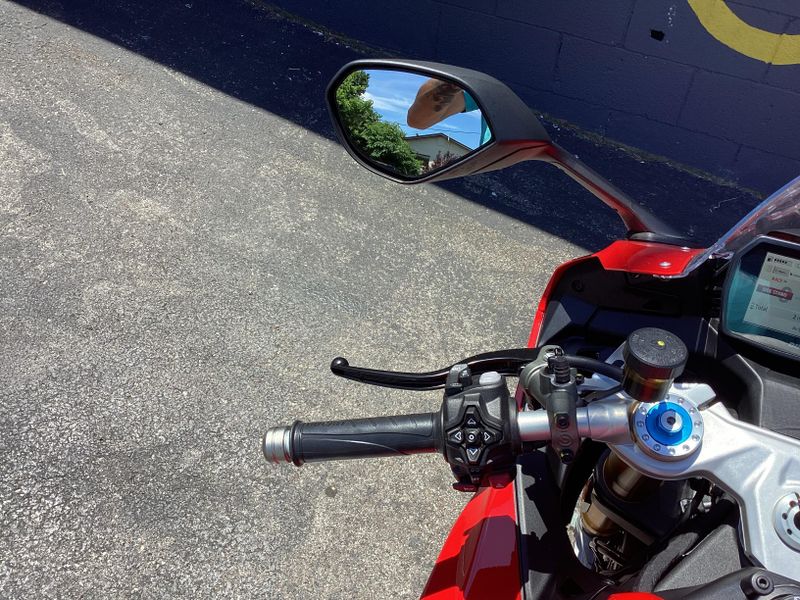 New 2027 Ducati PANIGALE V2S 