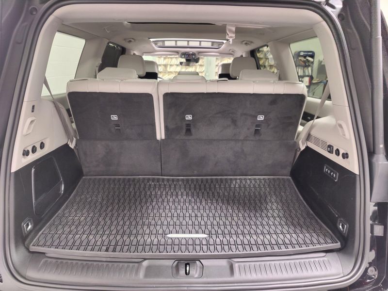 2024 Jeep Wagoneer Series III Premium 4x4 w/Conv/RSEImage 14