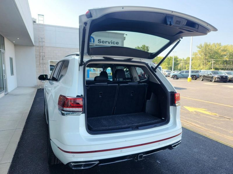 Used 2021 Volkswagen Atlas 3.6L V6 SE w/Technology R-Line