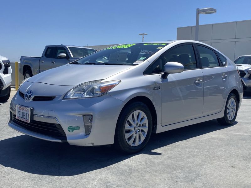 Used 2014 Toyota Prius Plug-In Image 6