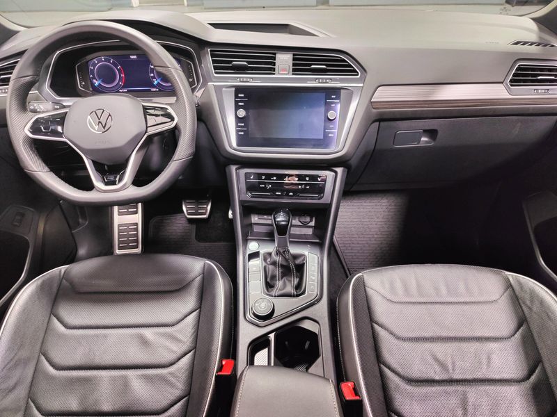 Used 2024 Volkswagen Tiguan AWD SEL R-Line w/Sunroof/NavImage 21