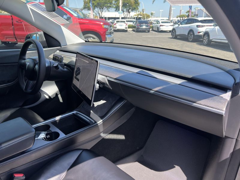 2021 Tesla Model Y Long RangeImage 27
