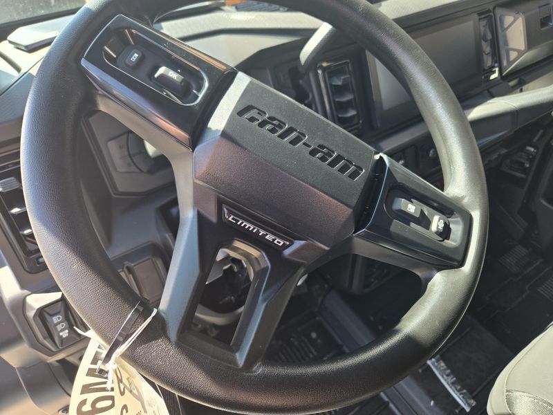 NEW 2026 CAN-AM DEFENDER MAX LIMITED CAB HD11 Image 23