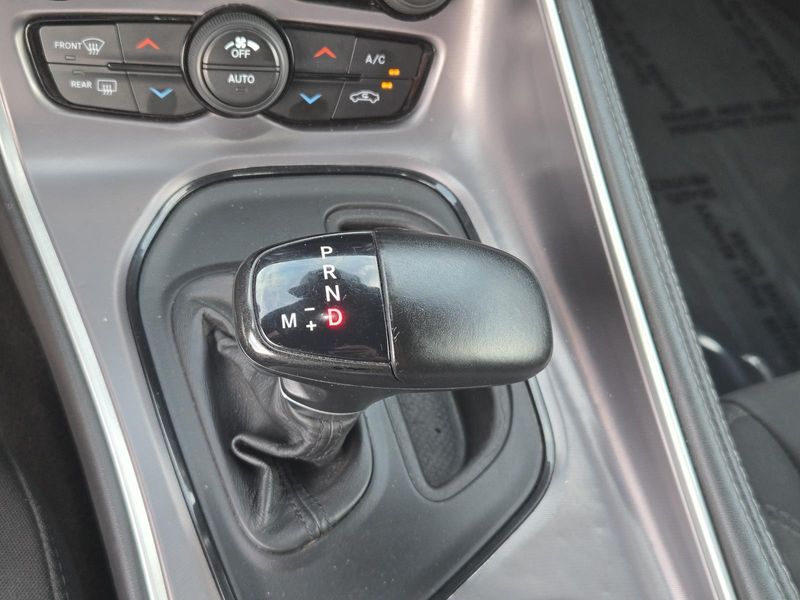 Used 2019 Dodge Challenger SXT RWD
