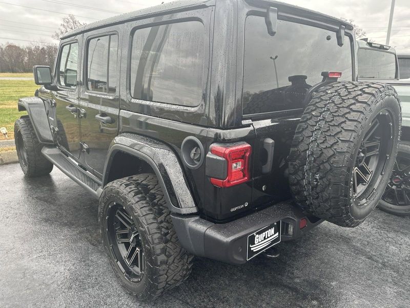 2018 Jeep Wrangler Unlimited SaharaImage 9