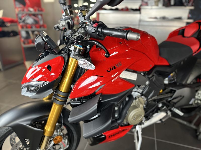 2024 Ducati STREETFIGHTER V4 SImage 6