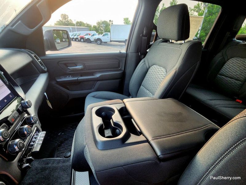 New 2026 RAM 1500 Warlock Crew Cab 4x4 5'7' Box