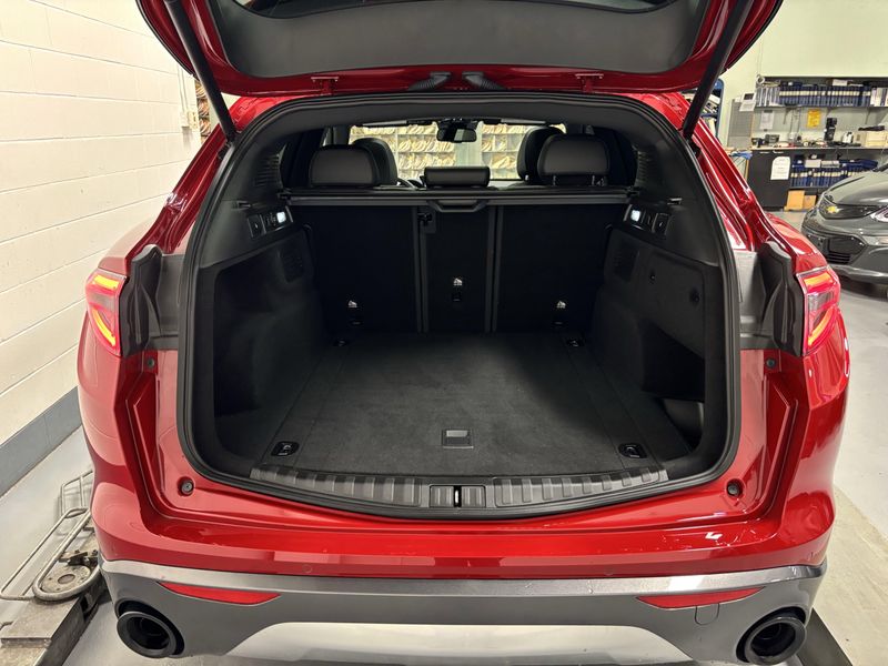 2024 Alfa Romeo Stelvio Ti AWD w/Activ AsstImage 31