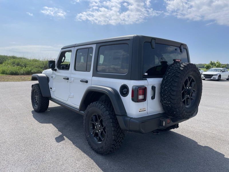 2024 Jeep Wrangler Unlimited Willys photo 5