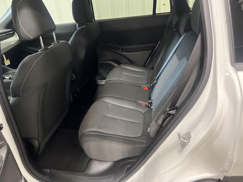New 2026 Jeep Cherokee Laredo 4x4Image 18