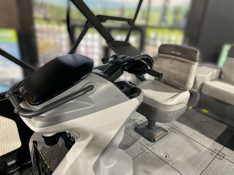 2024 Sea-Doo 44RAT2RF  in a MARINE BLUE exterior color. Del Amo Motorsports of Redondo Beach (424) 304-1660 delamomotorsports.com 