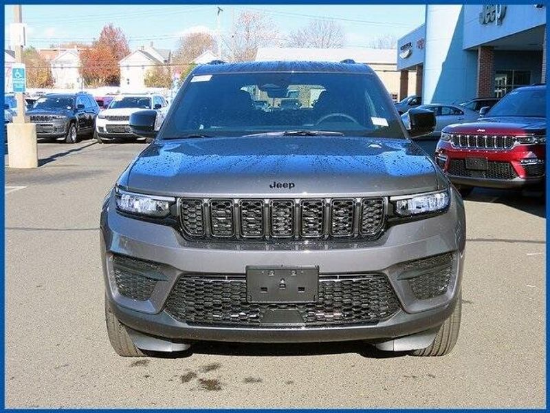 2025 Jeep Grand Cherokee Altitude XImage 3