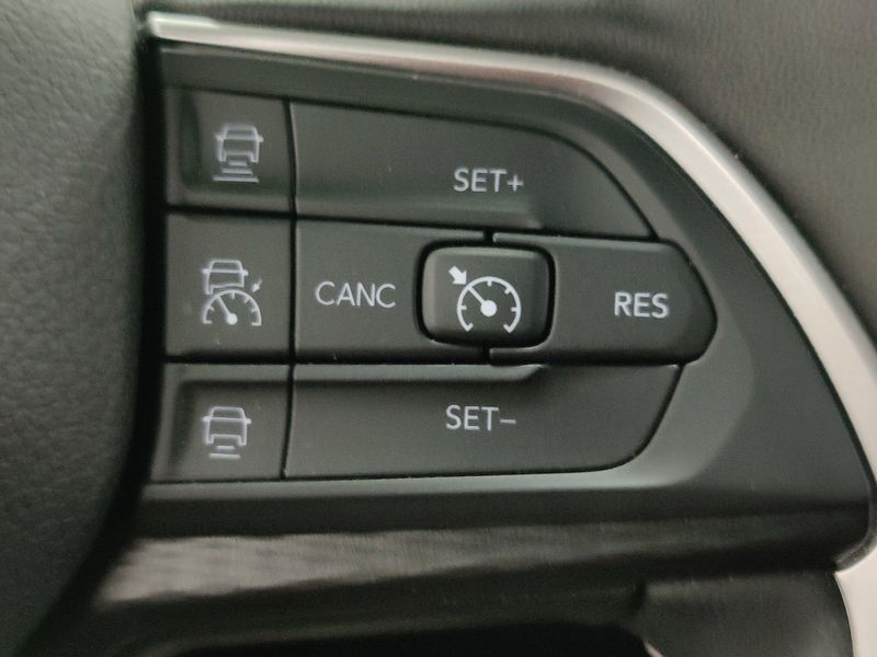 Used 2024 Jeep Grand Cherokee Laredo Luxury Tech V6 4X4Image 19