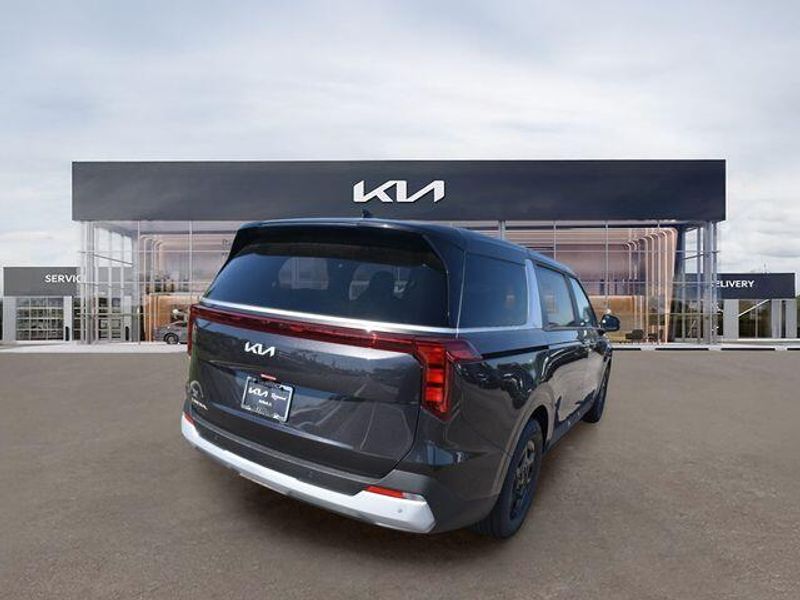 New 2026 Kia Carnival LXSImage 4