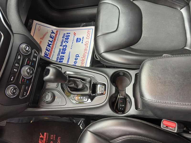 Used 2019 Jeep Cherokee AltitudeImage 11