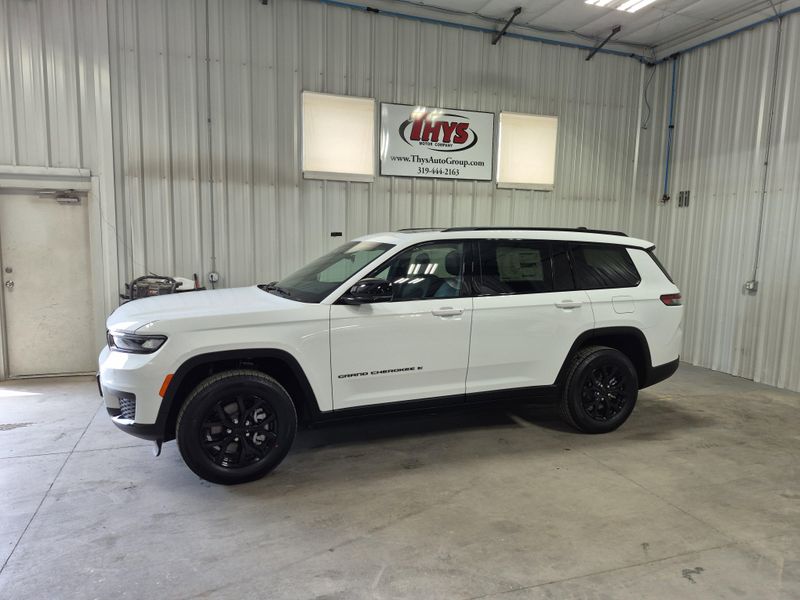 2025 Jeep Grand Cherokee L Altitude X 4x4Image 22