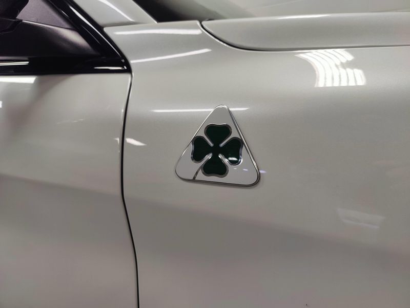 Used 2019 Alfa Romeo Stelvio Nero Quadrifoglio AWD w/SunroofImage 4
