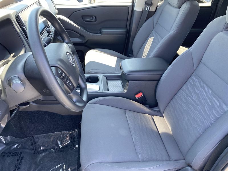 Used 2025 Nissan Frontier SImage 15
