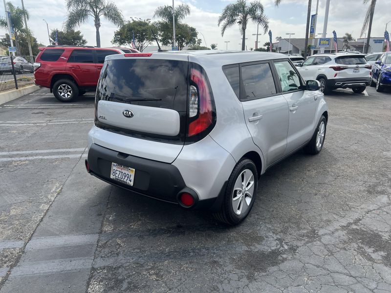 2016 Kia Soul BaseImage 3